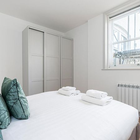 Stylish 1 Bed Flats In Soho, Next To Piccadilly Circus And Trafalgar Square ลอนดอน ภายนอก รูปภาพ