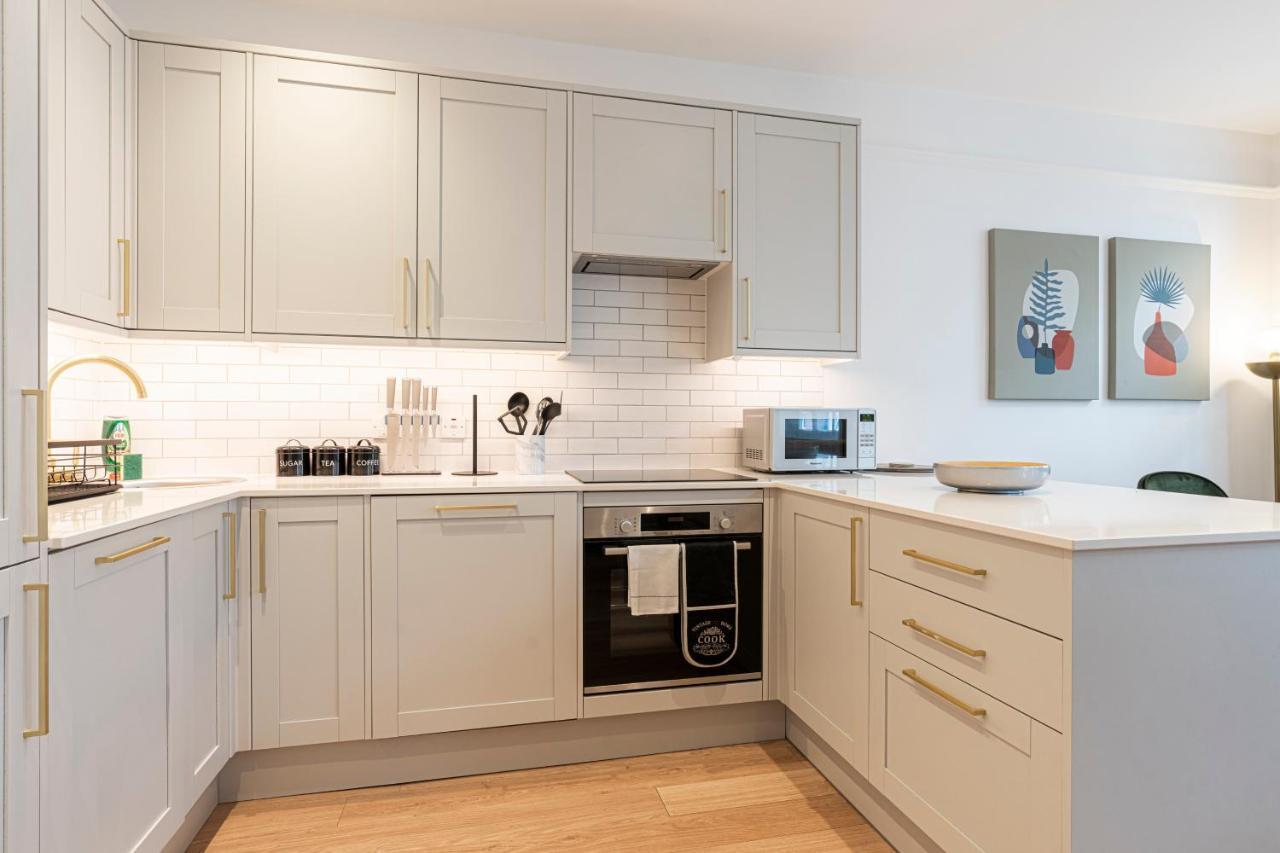 Stylish 1 Bed Flats In Soho, Next To Piccadilly Circus And Trafalgar Square ลอนดอน ภายนอก รูปภาพ