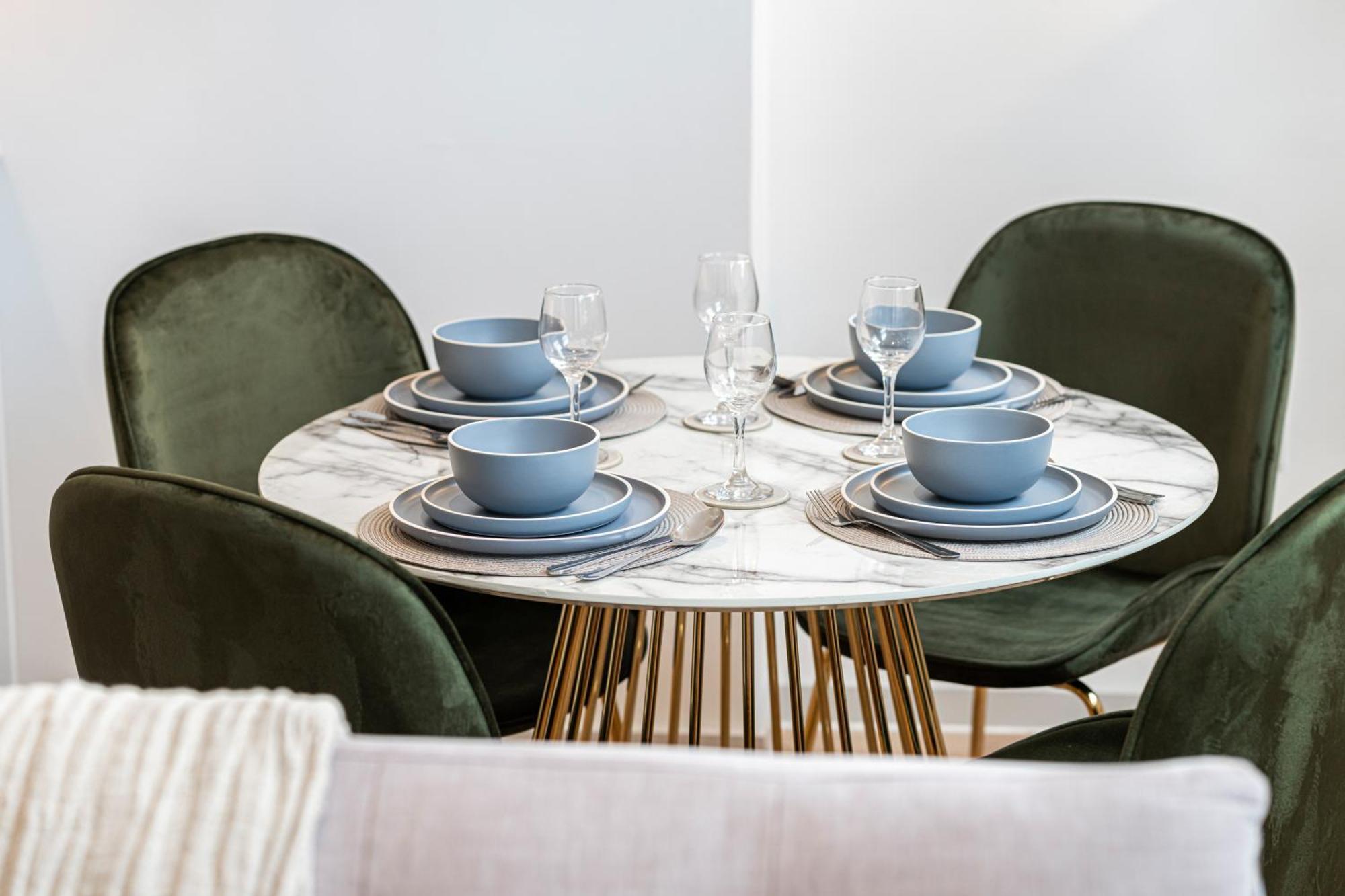 Stylish 1 Bed Flats In Soho, Next To Piccadilly Circus And Trafalgar Square ลอนดอน ภายนอก รูปภาพ
