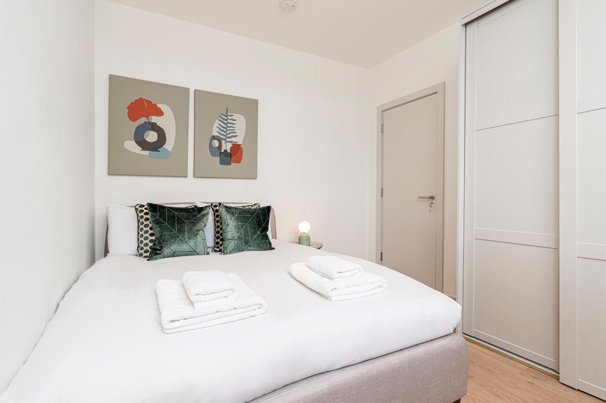 Stylish 1 Bed Flats In Soho, Next To Piccadilly Circus And Trafalgar Square ลอนดอน ภายนอก รูปภาพ