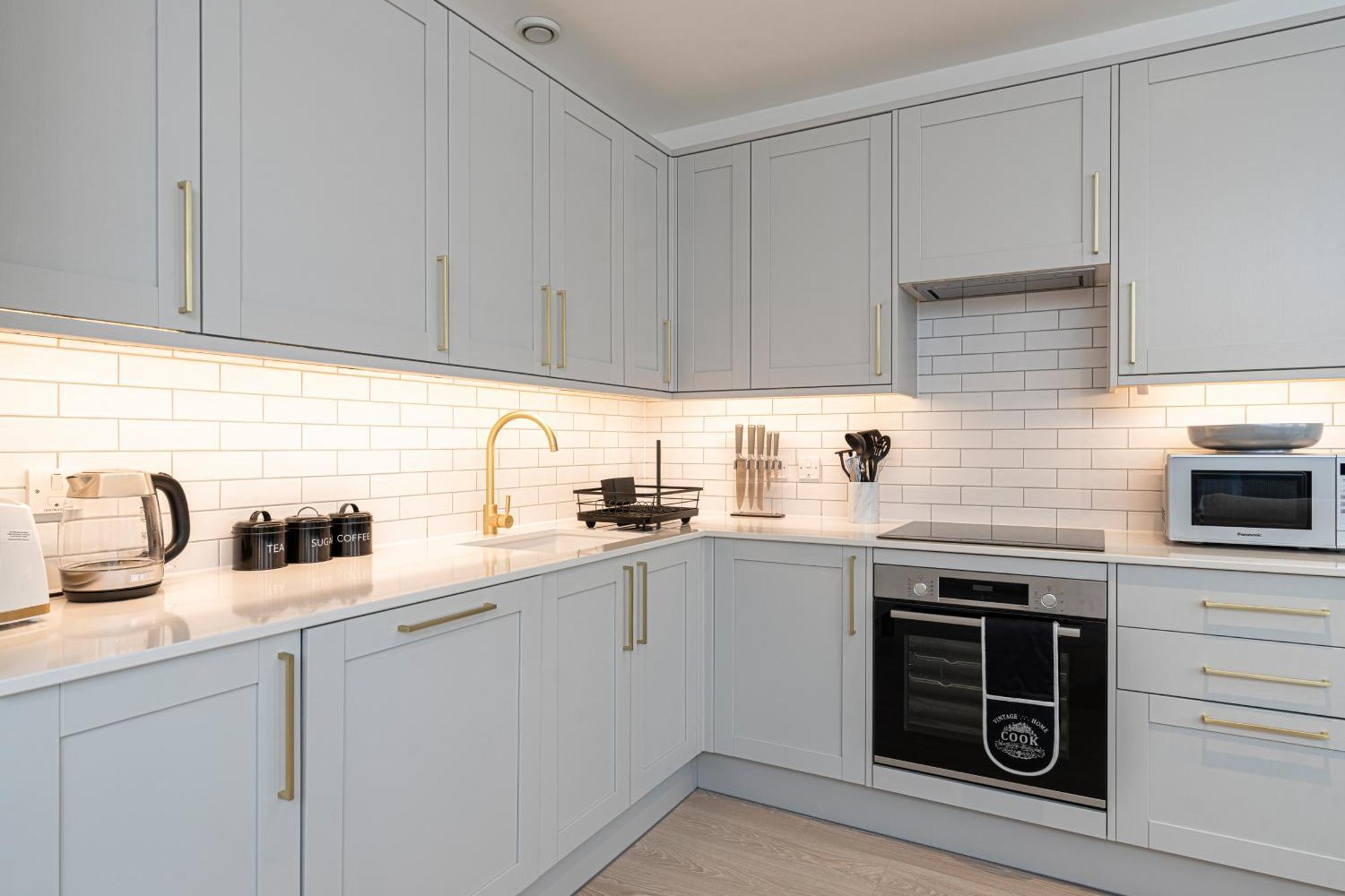 Stylish 1 Bed Flats In Soho, Next To Piccadilly Circus And Trafalgar Square ลอนดอน ภายนอก รูปภาพ