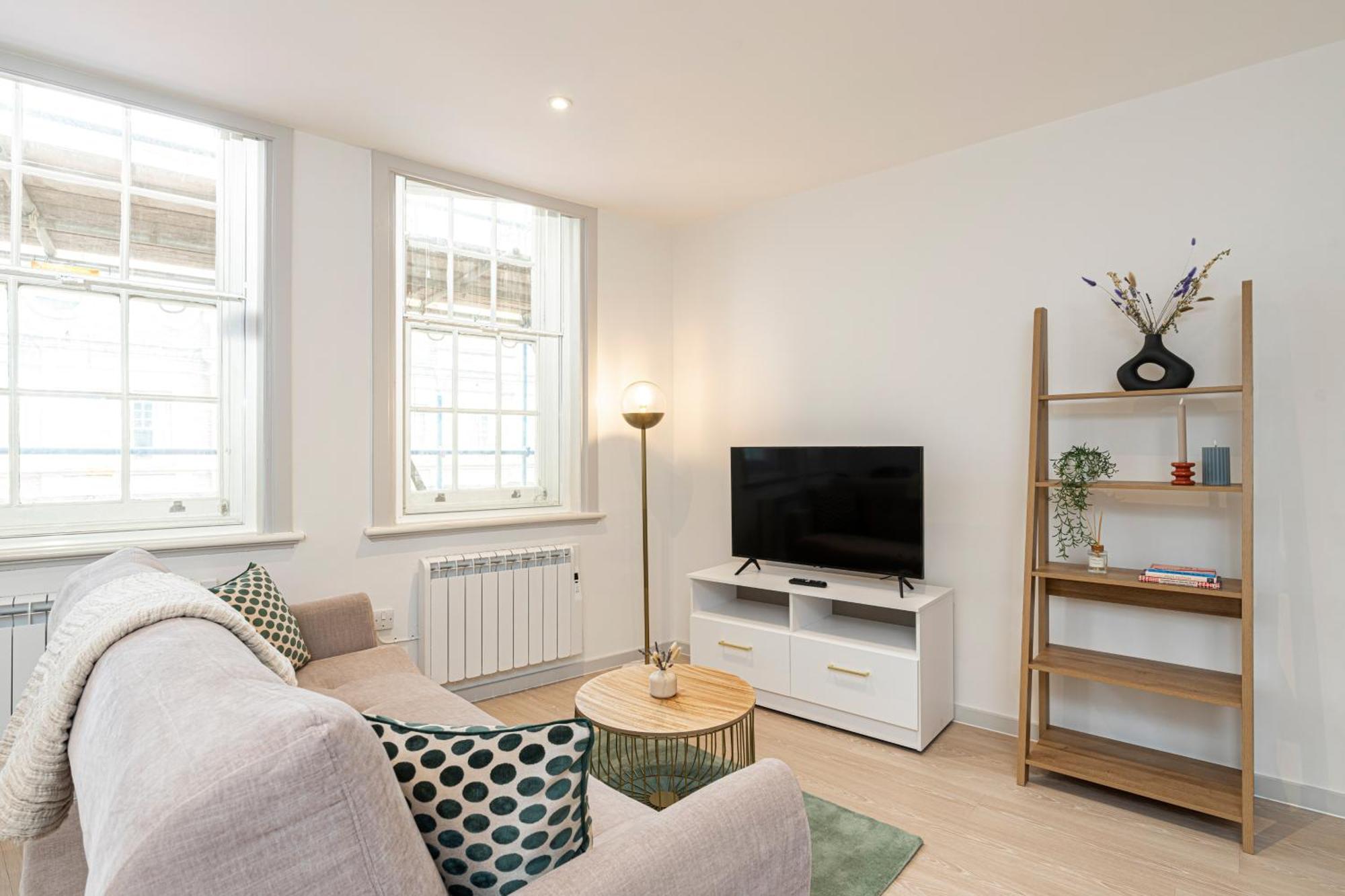Stylish 1 Bed Flats In Soho, Next To Piccadilly Circus And Trafalgar Square ลอนดอน ภายนอก รูปภาพ