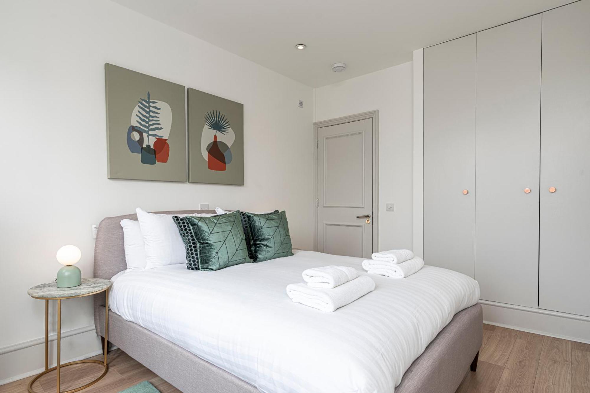 Stylish 1 Bed Flats In Soho, Next To Piccadilly Circus And Trafalgar Square ลอนดอน ภายนอก รูปภาพ