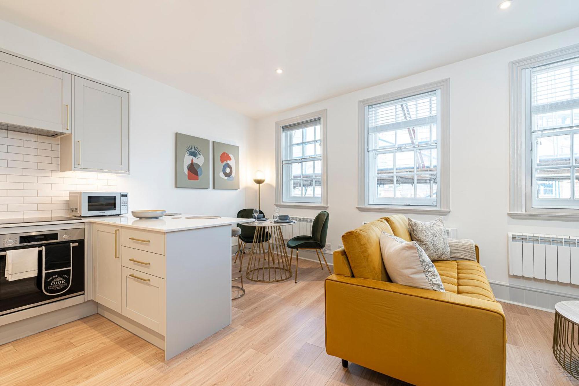 Stylish 1 Bed Flats In Soho, Next To Piccadilly Circus And Trafalgar Square ลอนดอน ภายนอก รูปภาพ