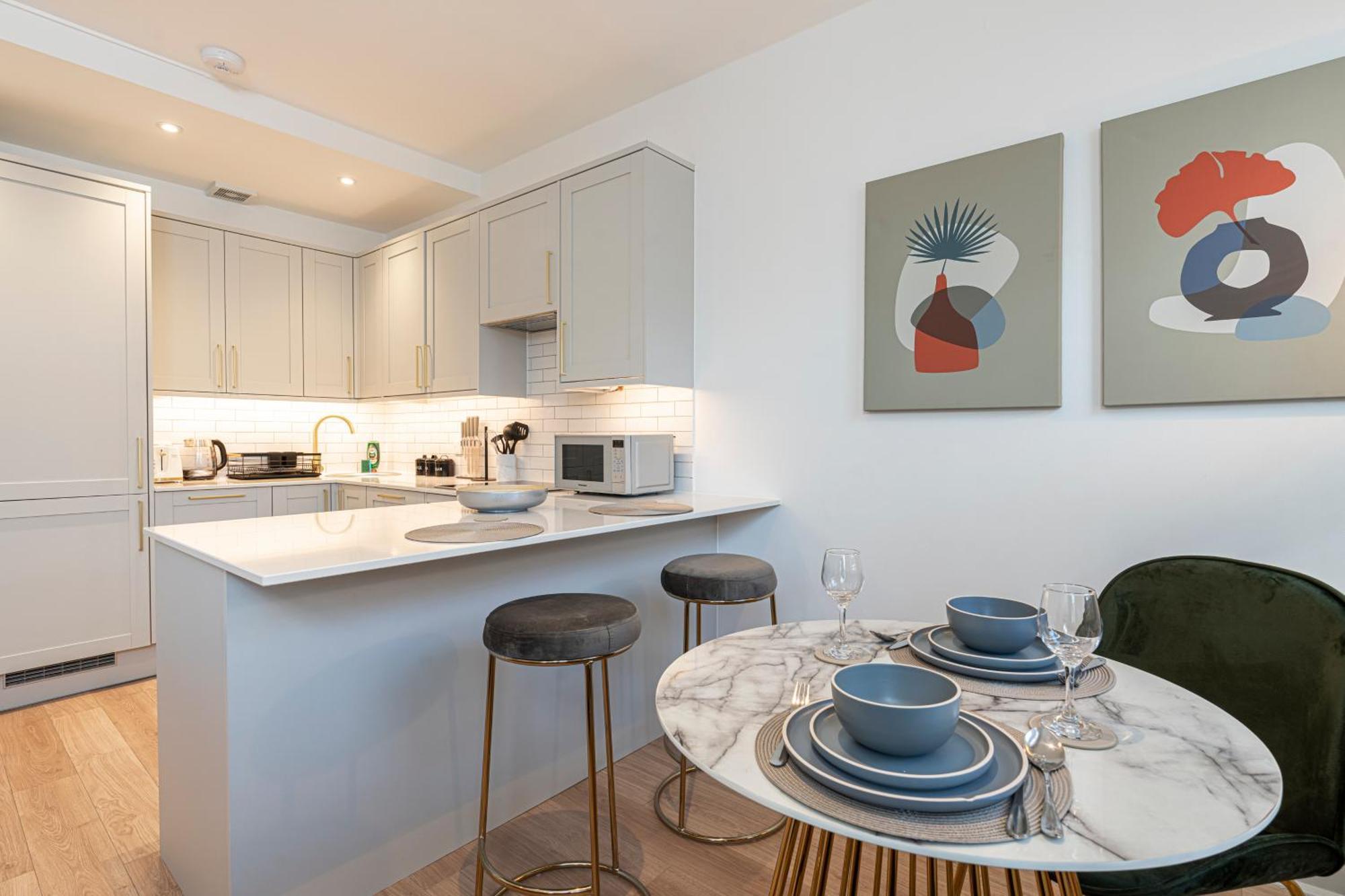 Stylish 1 Bed Flats In Soho, Next To Piccadilly Circus And Trafalgar Square ลอนดอน ภายนอก รูปภาพ
