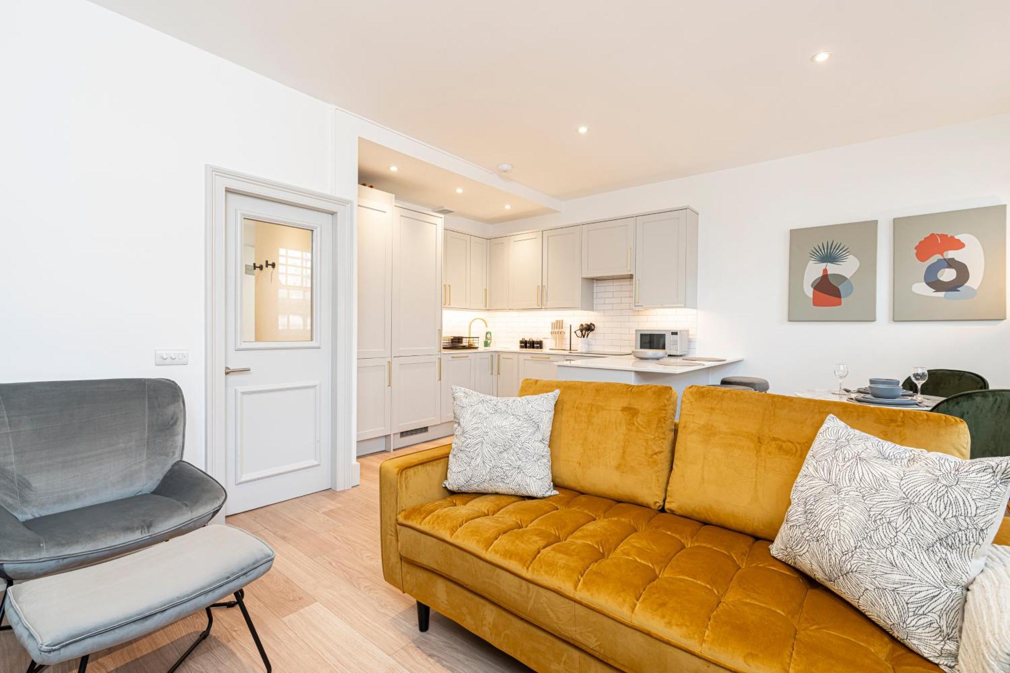 Stylish 1 Bed Flats In Soho, Next To Piccadilly Circus And Trafalgar Square ลอนดอน ภายนอก รูปภาพ